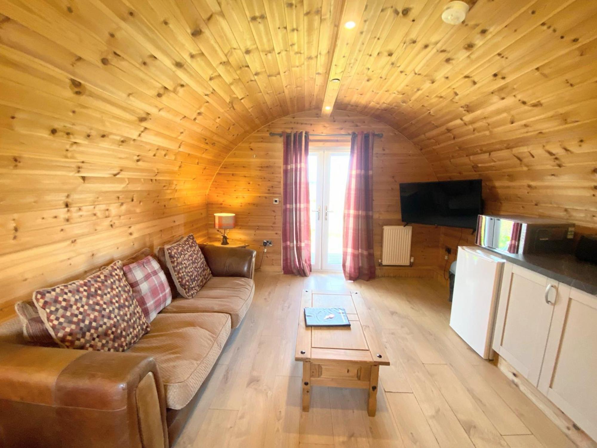 Pond View Pod 1 With Outdoor Hot Tub - Fife - Loch Leven - Lomond Hills Villa Kelty Exterior photo